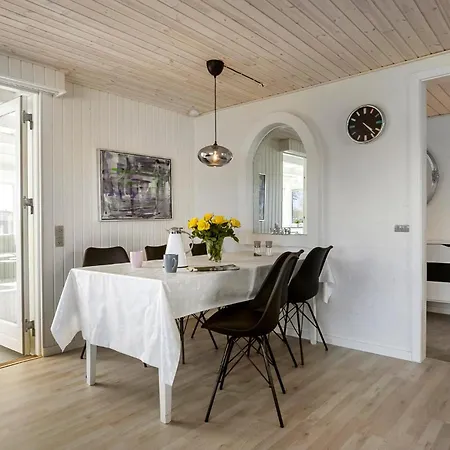 Casa de Férias Three-bedroom In Otterup